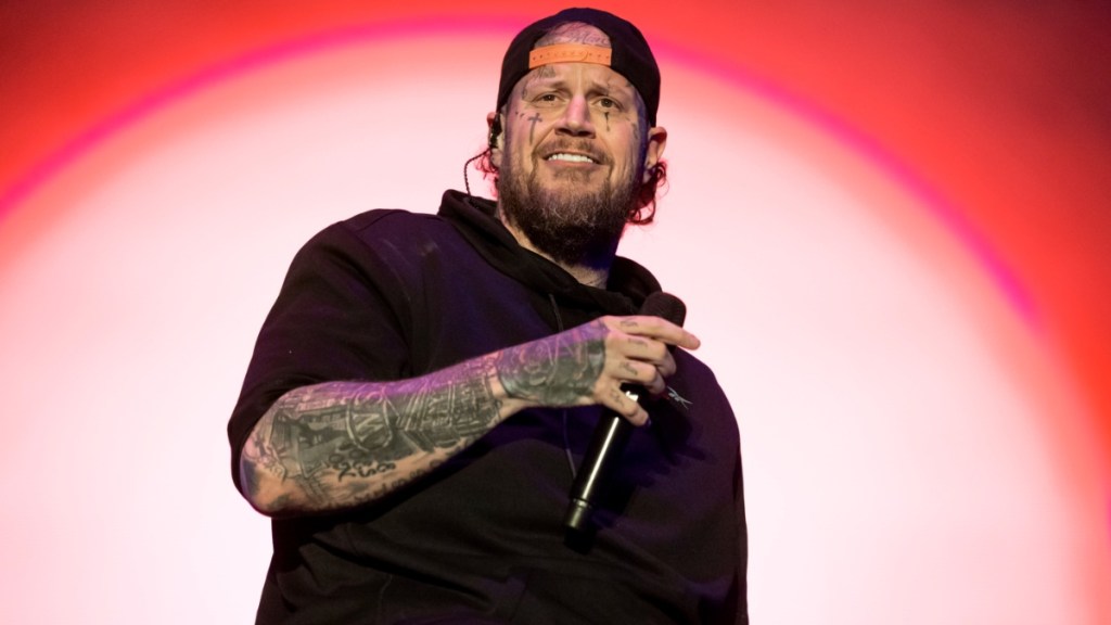 Jelly Roll Debuts Dramatic Look Amid Weight Loss