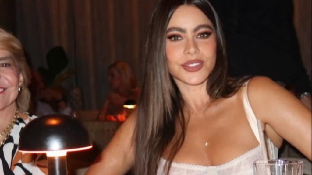 Sofia Vergara Shows Off Her Dance Moves in Lace Top