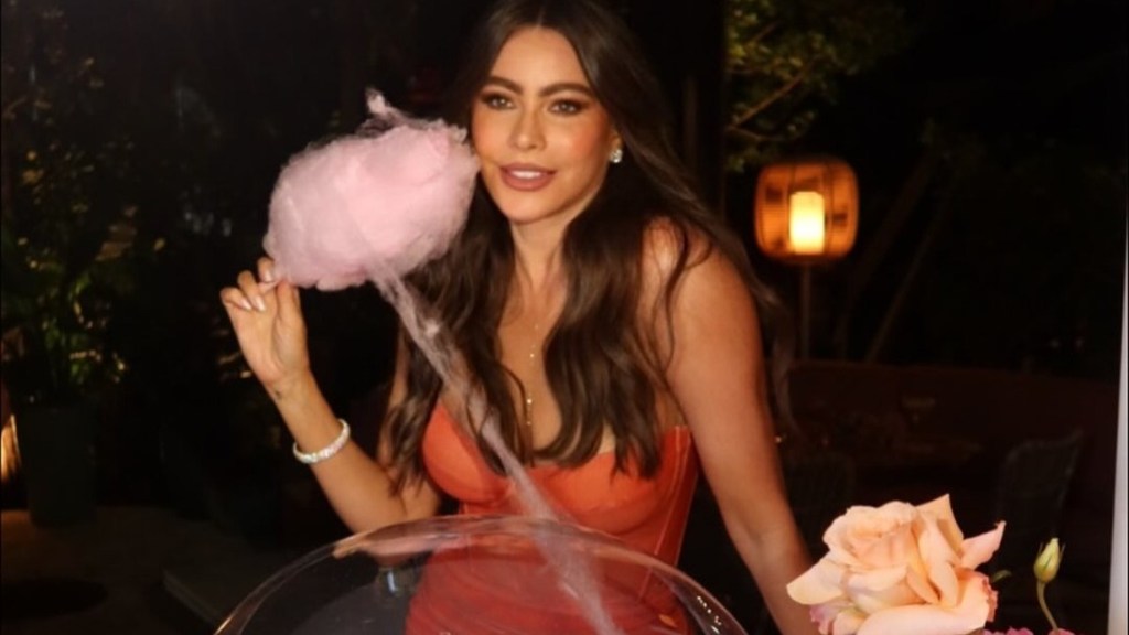 Sofia Vergara's Daring Corset Top Will Make You Look Twice