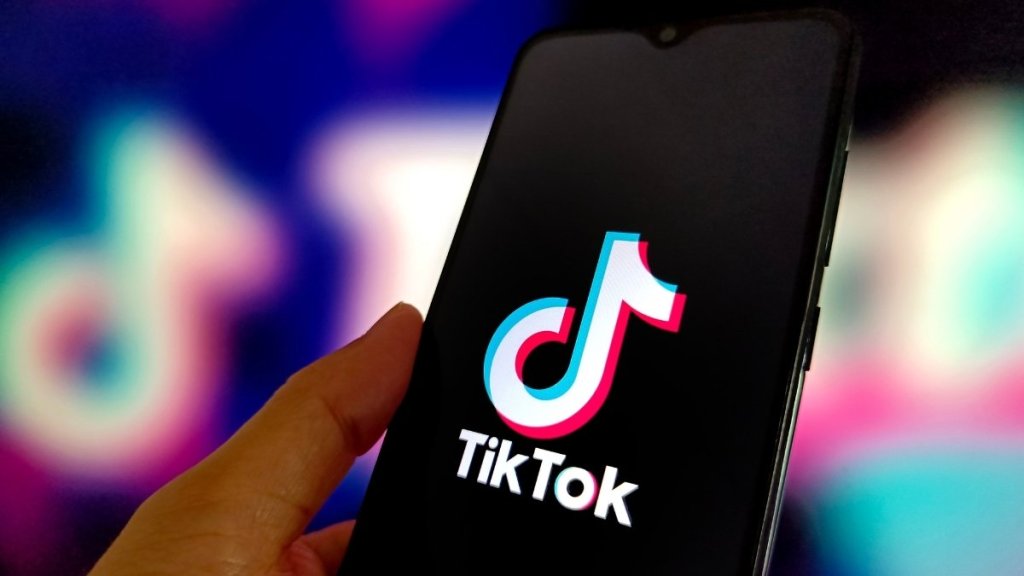TikTok Influencer Sued for $1.75 Million for Alleged Affair With Manager