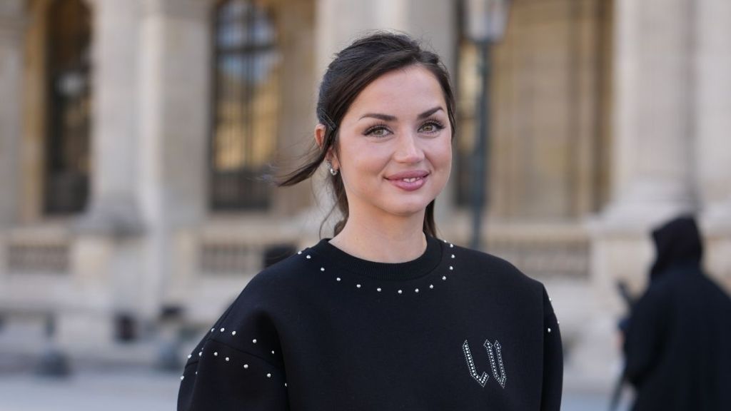 Ana de Armas Spotted With 'Handsome Man' Amid Tom Cruise Split Reports