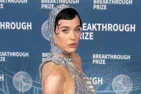 Katy Perry Wearing Strapless Mini-Dress Is Must See