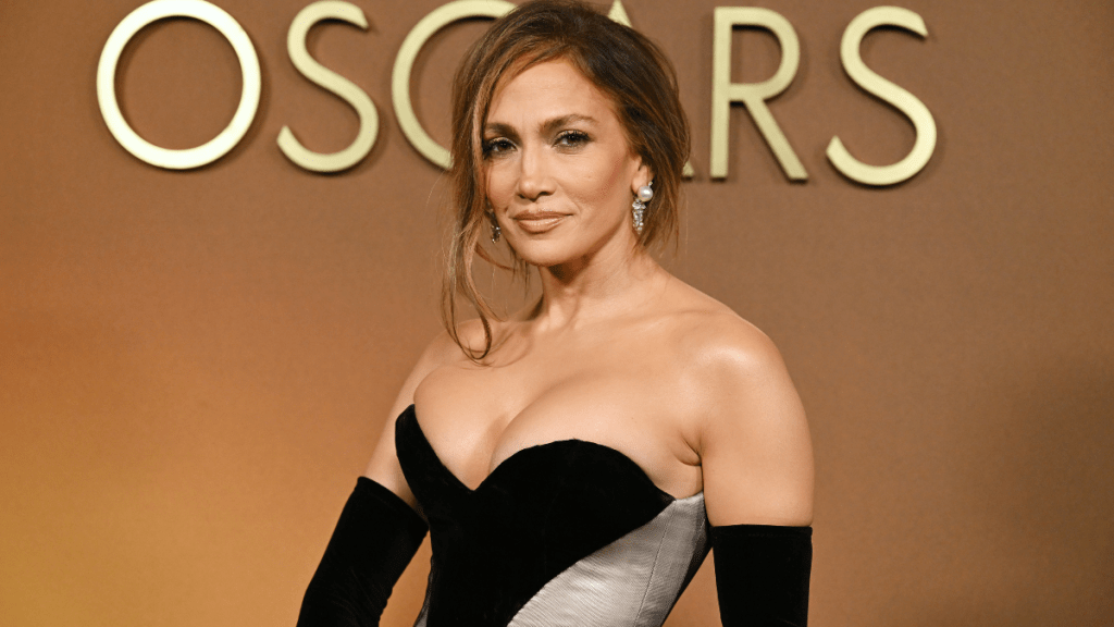 Photos: Jennifer Lopez's Contrast Gown Is Pure Red‑Carpet Drama