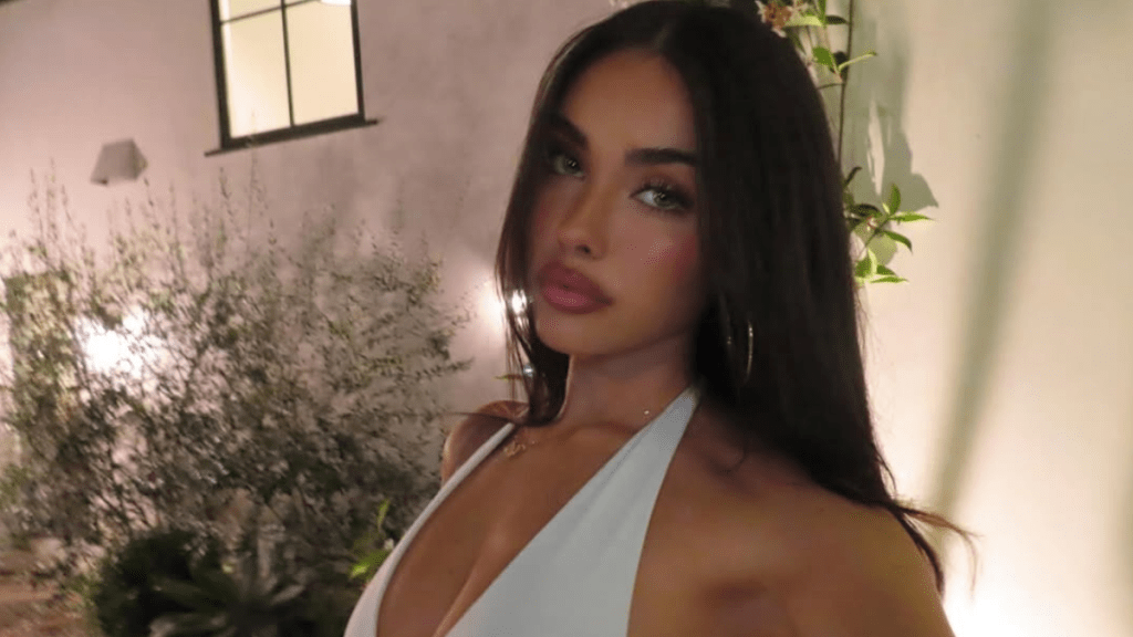 Madison Beer's New Selfie Look Is a Head-Turning Moment