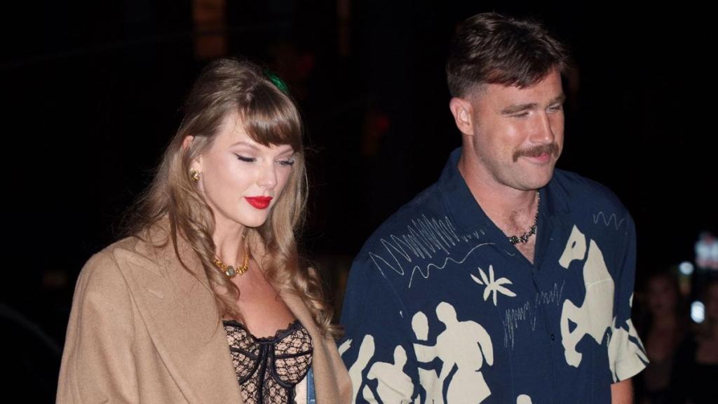 Photos: Taylor Swift's Sheer Stockings on Date Night Gets Fans Talking