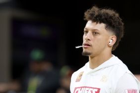 Patrick Mahomes’ Thanksgiving Turkey-Eating Method Gets Called ‘Nasty'
