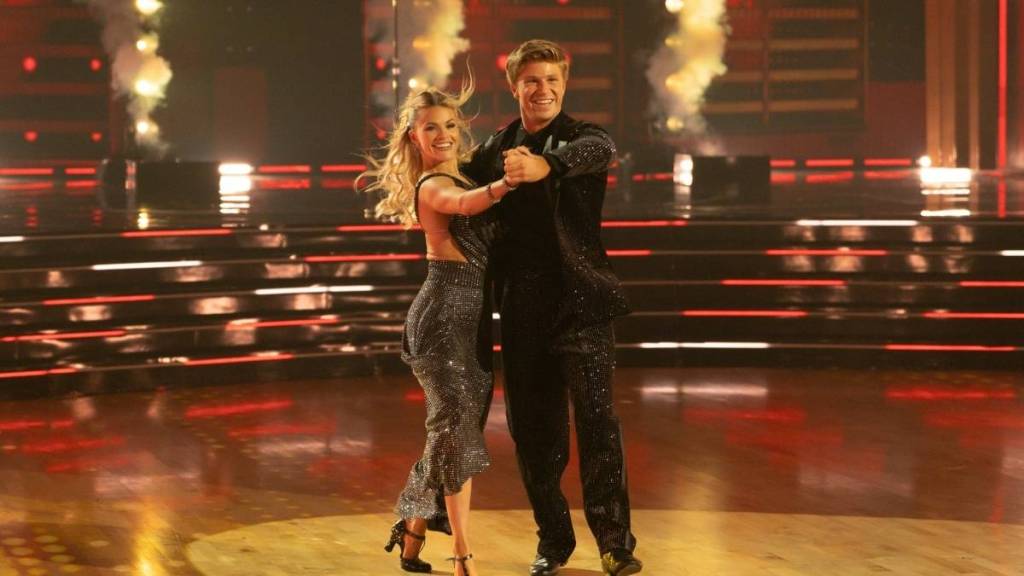 Robert Irwin's Sweet Handwritten Note Shared by DWTS Partner