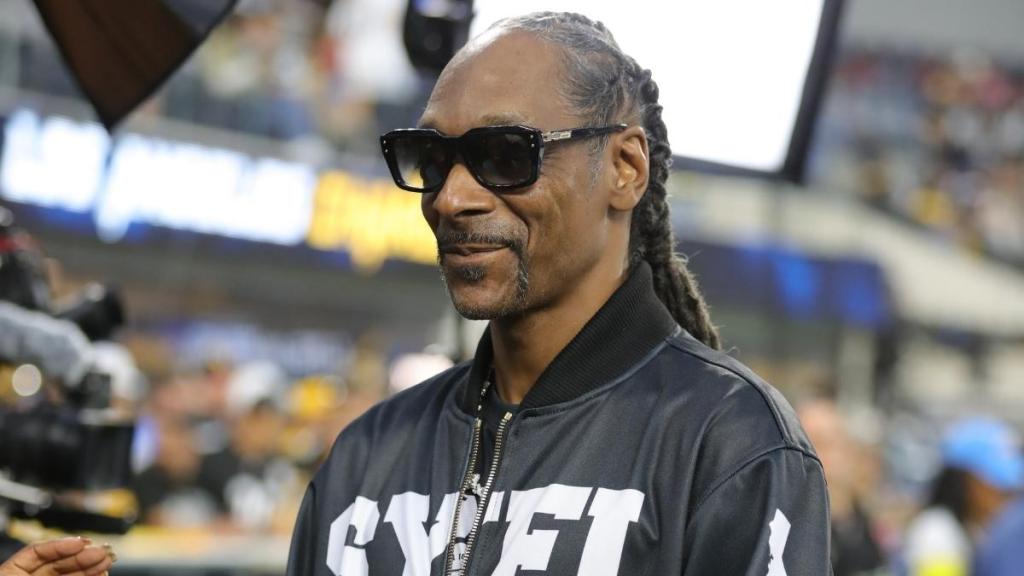 Snoop Dogg Seeking Kim Kardashian's Permission To Smoke Stuns Fans