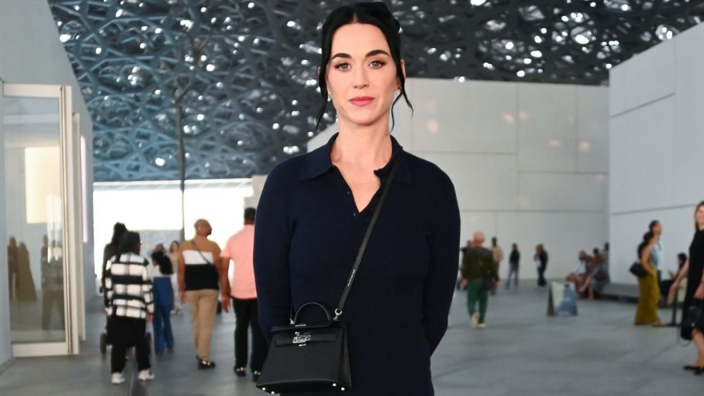 Katy Perry Wearing Strapless Dress Goes Harder Than Expected