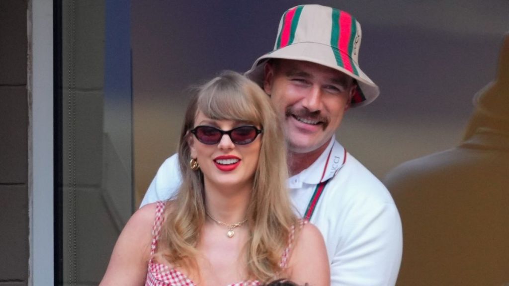 Taylor Swift & Travis Kelce Make It Work Despite Busy Lives — Source