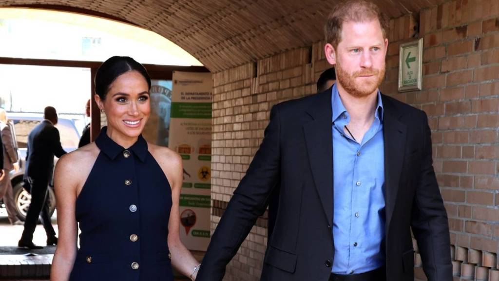 Prince Harry & Meghan Markle Felt Ignored by Family in the UK — Source