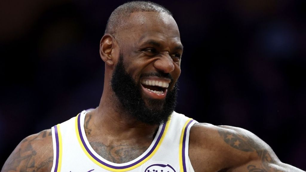 LeBron James Lands Himself in Controversy For His Behaviour