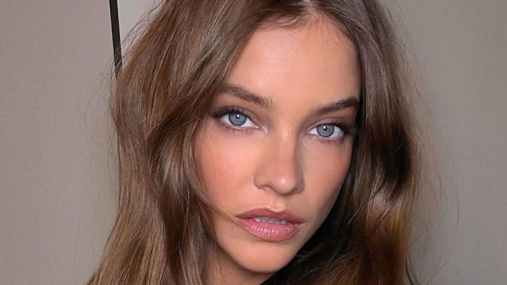 Barbara Palvin’s Legs in Super Short Skirt Demand Attention