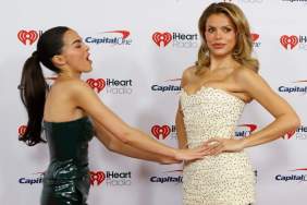 Brooks Nader Strips Down & Soaks in Bathtub With Sister