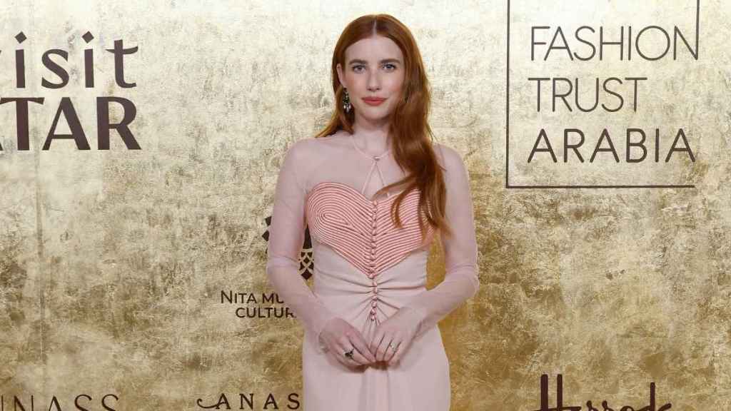 Emma Roberts & Her Look-Alike Doll Have Matching Outfits