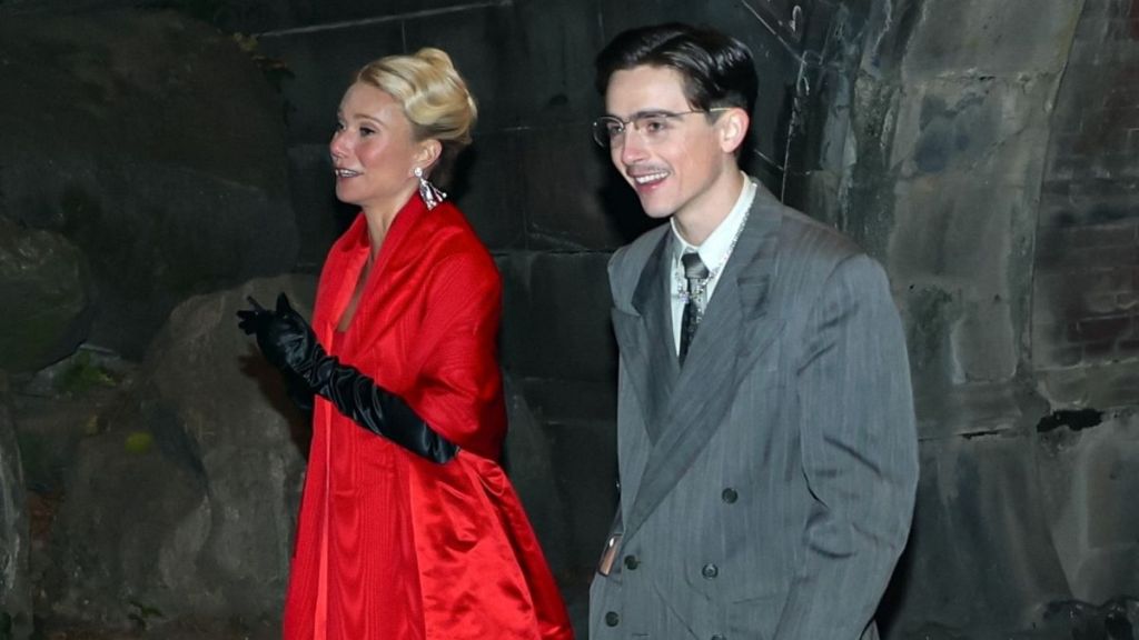 ‘This Is Awesome’: Gwyneth Paltrow’s Kids React to Timothée Chalamet Kiss