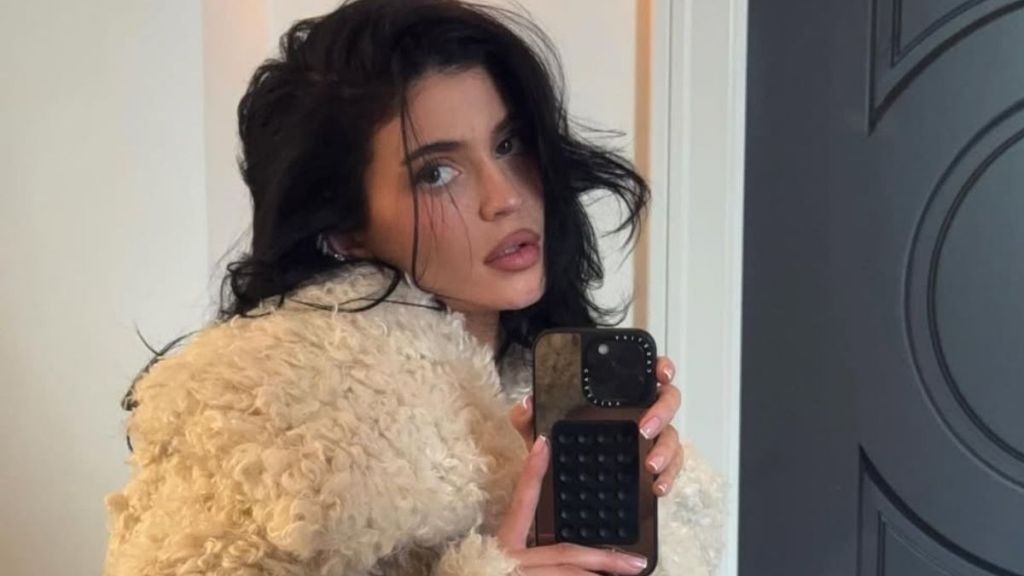 Kylie Jenner's Legs Steal the Spotlight in Fur Coat Look