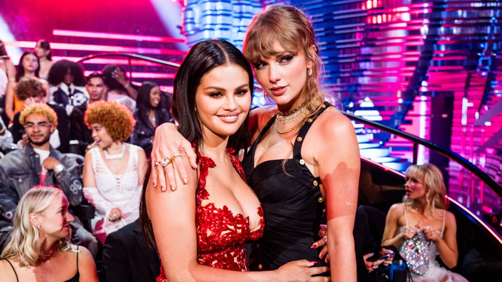 Taylor Swift's Plus One to Chiefs Game Is a New Face