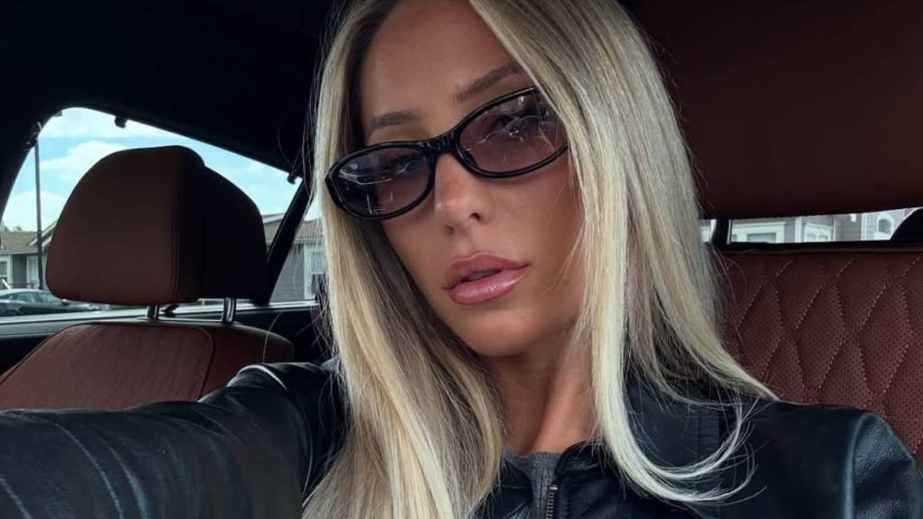 Alix Earle Wraps Herself in a Towel in New Selfie