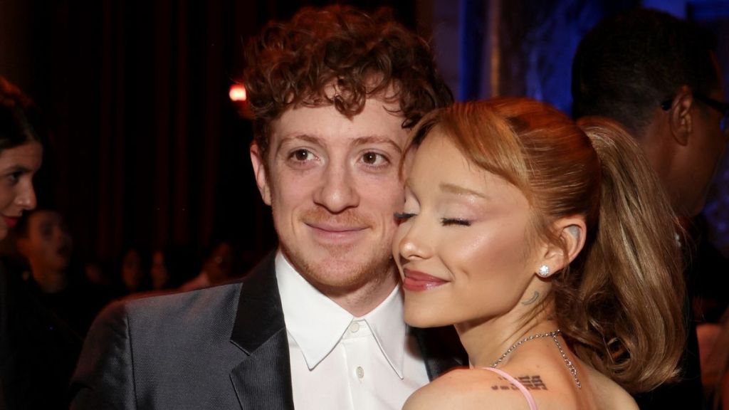 Ethan Slater ‘Working Overtime’ To Save Ariana Grande Relationship — Source