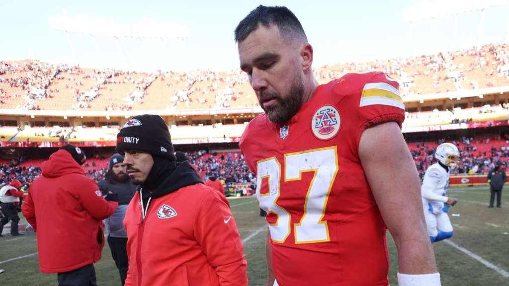 Travis Kelce’s Nieces Finally Saw Him Play & This Was Their Reaction