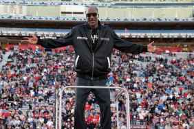 Snoop Dogg Stuns Fans With His ‘Cat Like Reflexes’ at Arizona Bowl