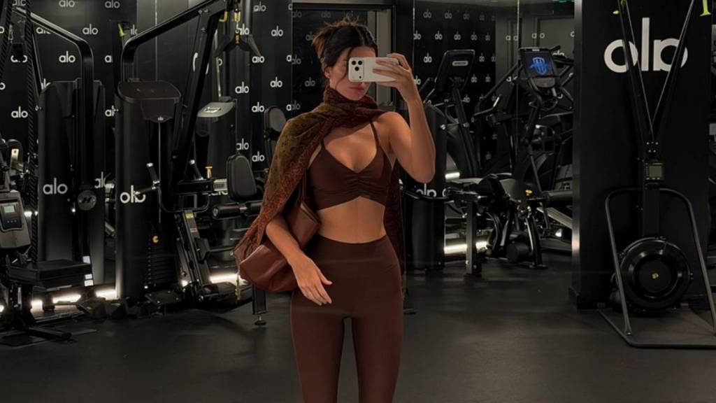 Kendall Jenner's Slinky Sports Bra & Workout Set Is Snatched for Pilates