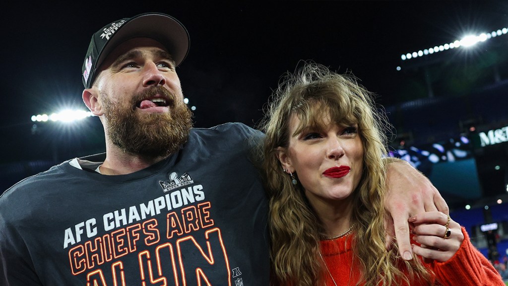 Lena Dunham Tells Travis Kelce 'Love You' in VIP Suite