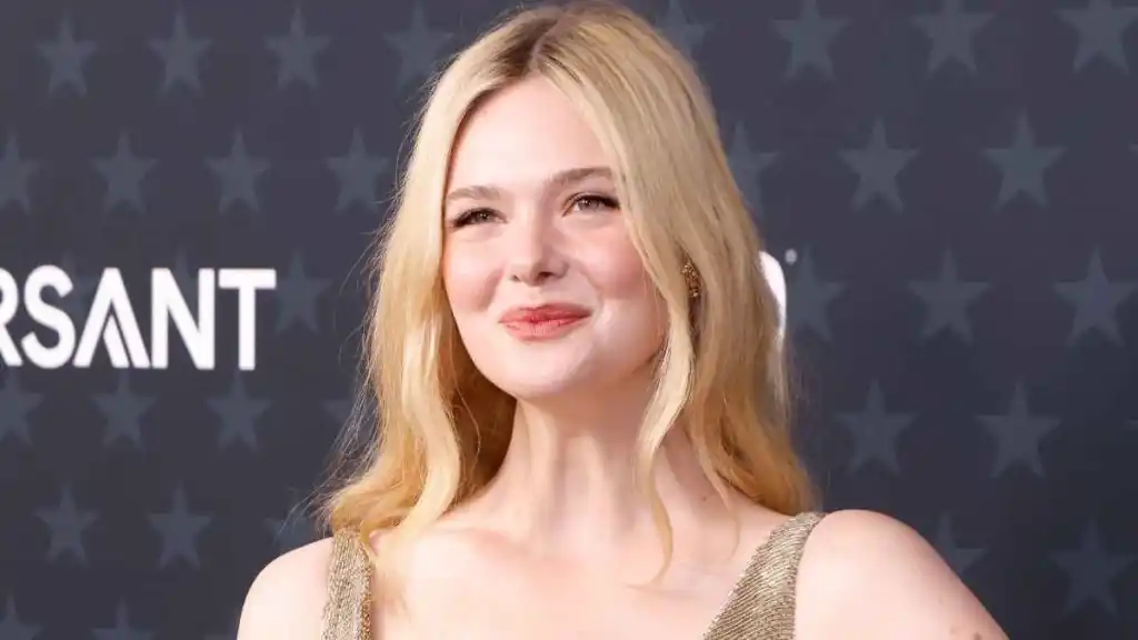 Elle Fanning Recalls A-Lister Helped Her After She Fainted at 2019 Cannes