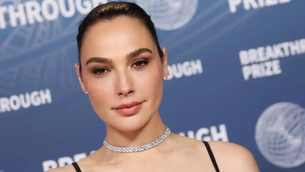 Gal Gadot Showcases Toned Body in Bra & Shorts Look