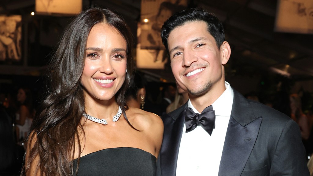 Danny Ramirez Plants a Kiss on Jessica Alba in Vacation Photo Dump