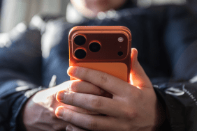 iPhone Users Ask ‘Should I Update to iOS 26.2?’ Amid Battery Life Concerns