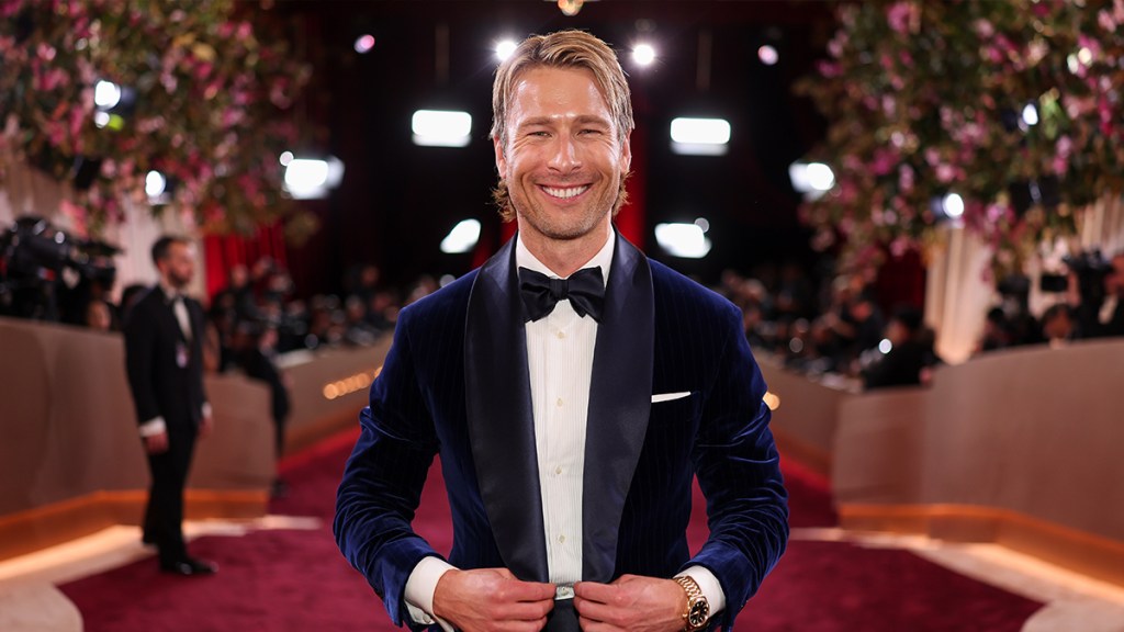 Glen Powell's Dramatic Hairstyle at Golden Globes 2026 Draws Mixed Reaction