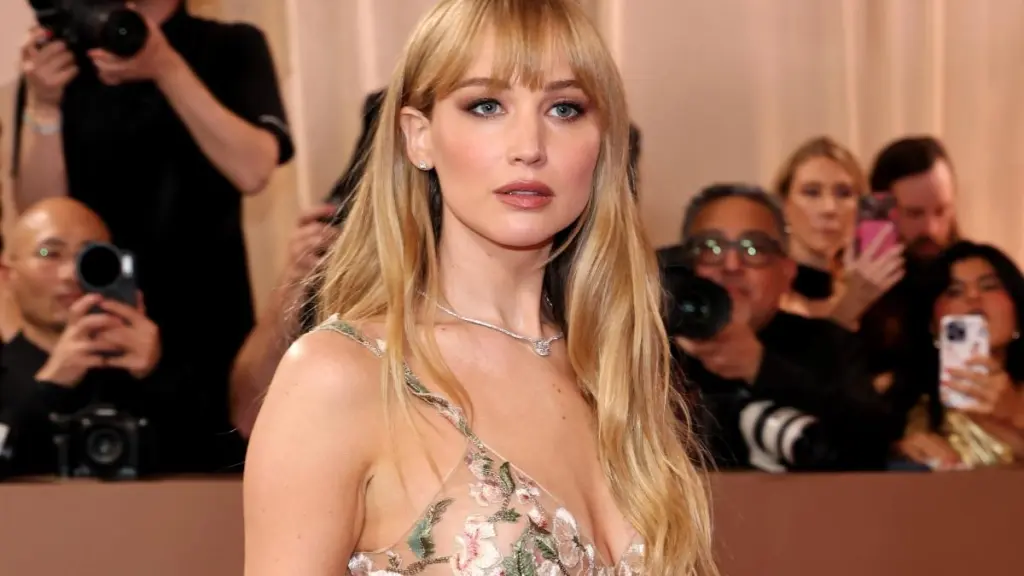Jennifer Lawrence Joins 'Naked Dress' Trend With Ultra Sheer Gown