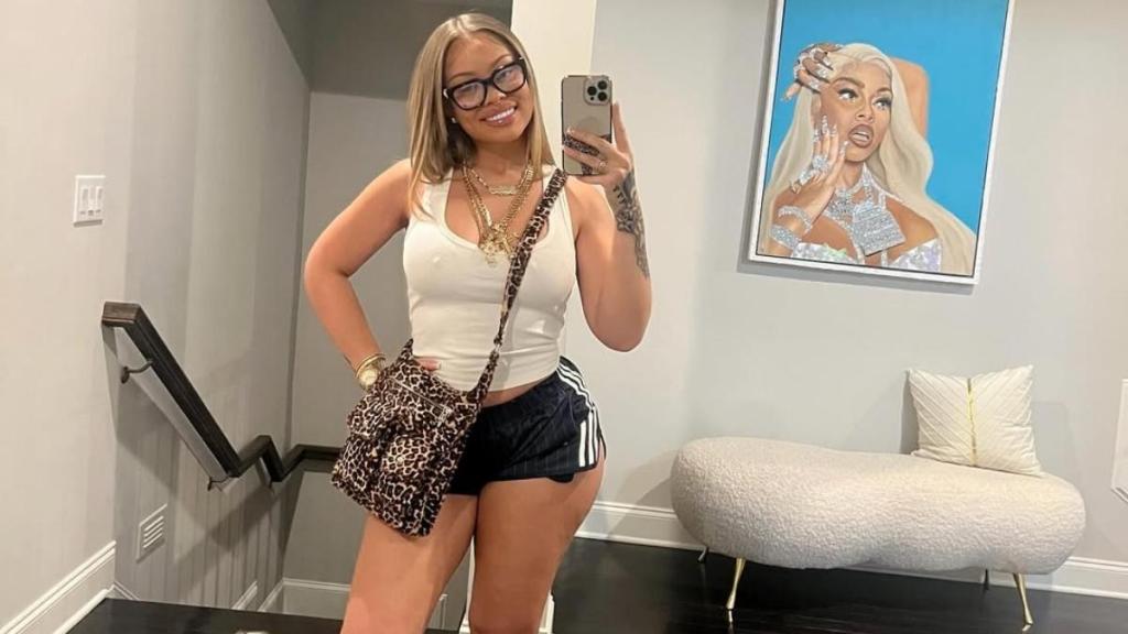 Latto’s Bra Top & Tights Look Exposes Toned Abs