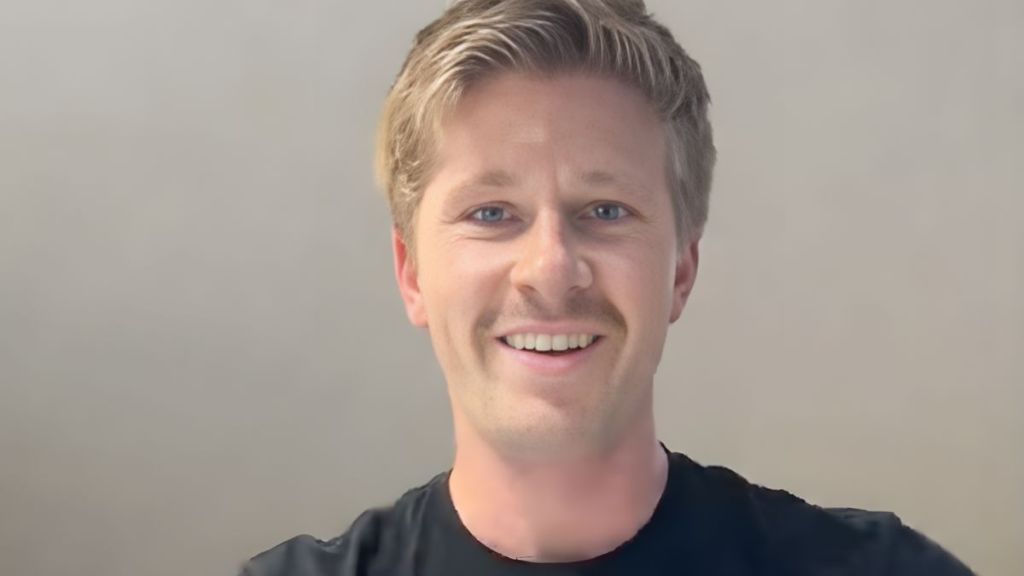 DWTS' Robert Irwin Shocks Fans With New Hair Transformation