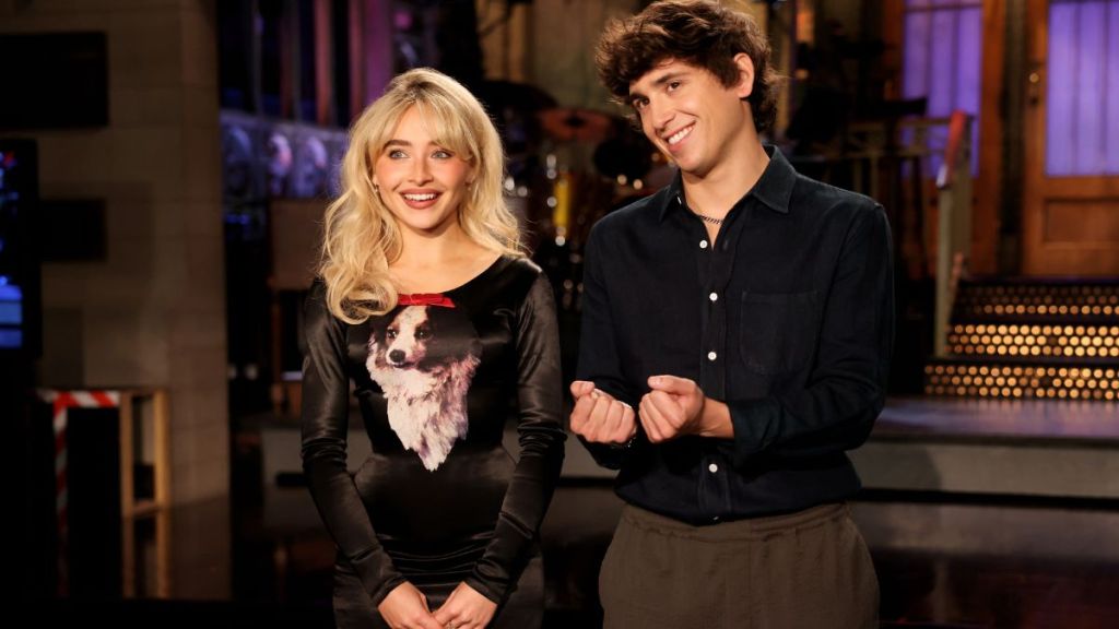 ‘Obsessed’ Dax Shepard Tries To Set up Sabrina Carpenter With This Star