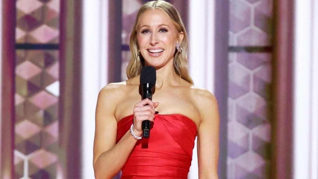 Nikki Glaser Wearing Thigh-Slight Dress Is Serving Serious Heat