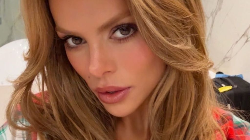 Brooks Nader’s Party Look in a Skin-Tight Bodysuit Has Eyes Glued