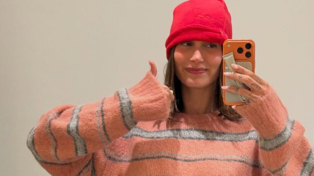 Hailey Bieber's Knickers & Crop Top Look Is a Hit