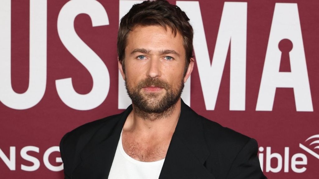 Brandon Sklenar’s Batman-Ready Physique Has Fans Casting Him