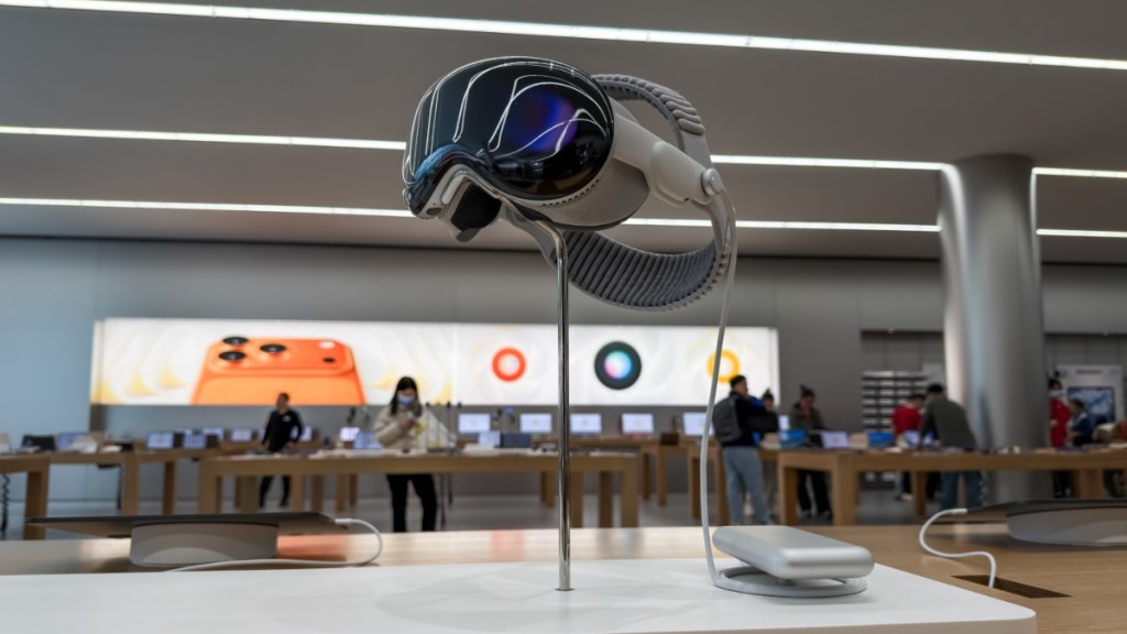 apple vision pro headset