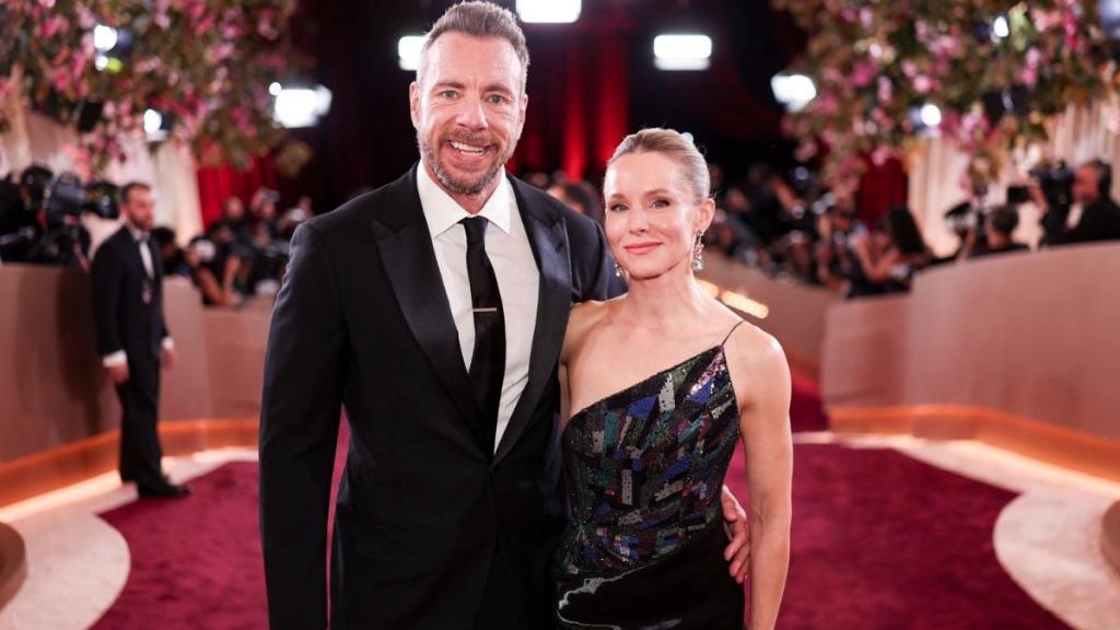 'Hysterical': Dax Shepard on Cher's Kristen Bell Deserves Better Comment