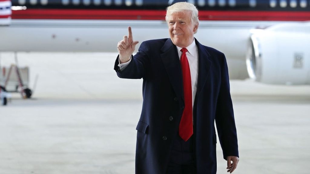Donald Trump Reportedly Repainting Air Force One to Match His Preferred Colors