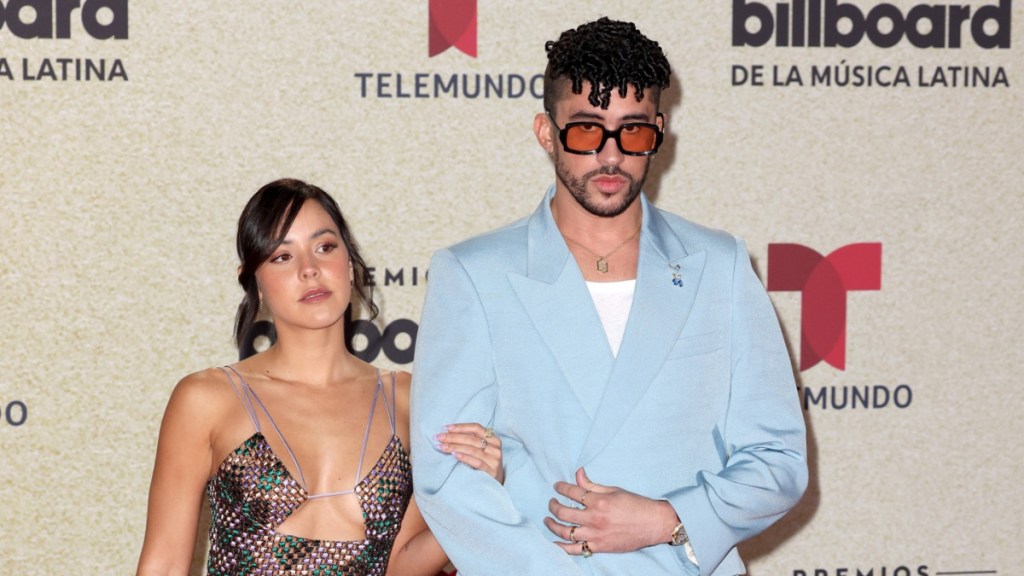 Bad Bunny Enjoys Cozy Dinner With Gabriela Berlingeri After Rekindling Romance