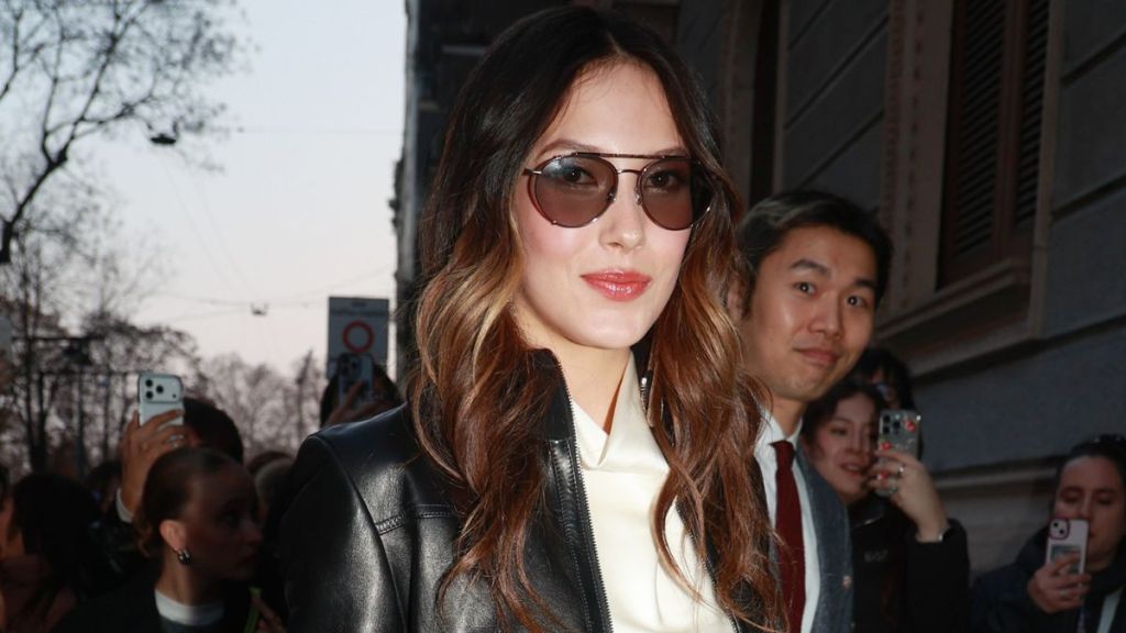 Olympian Eileen Gu’s Backless Dress Totally Stuns at Milan Fashion Week