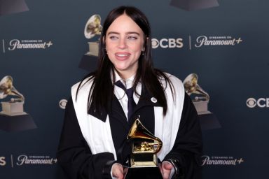 Billie Eilish Fuels Engagement Buzz With Suggestive Ring at Grammys