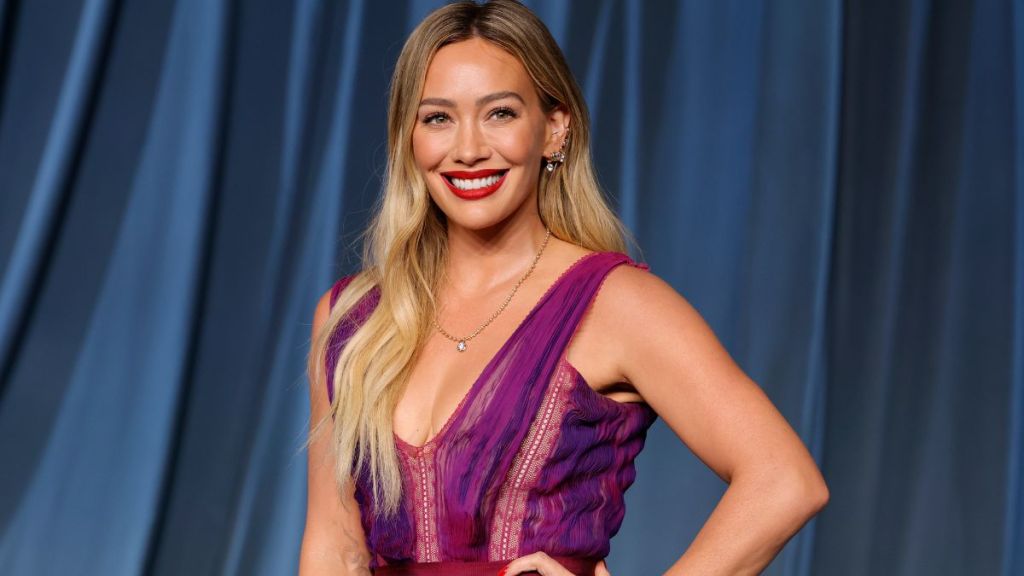 Hilary Duff Details 'Complicated' Family Dynamic Amid Feud With Sister