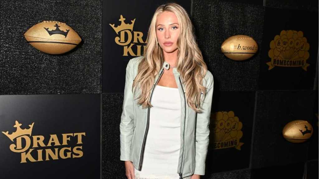 Alix Earle Stayed up Until Morning as She Parties & Dances With Tom Brady