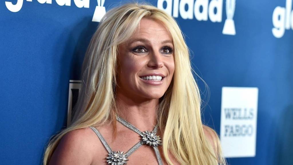 Britney Spears Follows Justin Bieber in Selling Music Catalog — Report